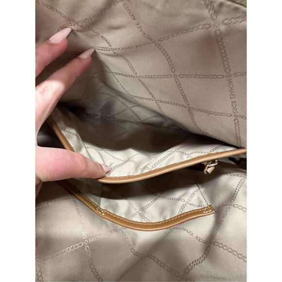 Michael Kors Dallas Medium Signature Logo MK Monogram Backpack Color Vanilla - Picture 10 of 12